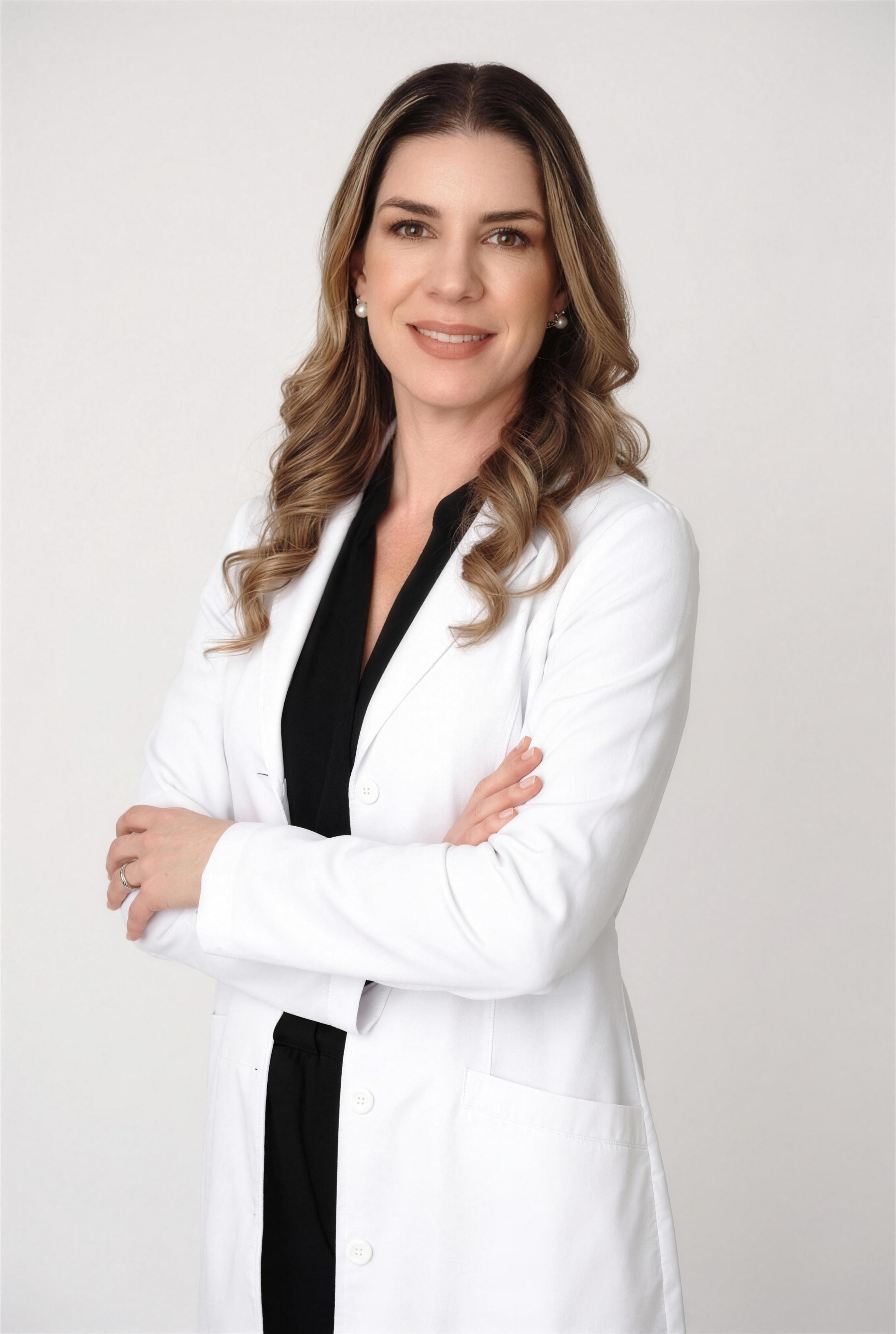Dra. Giovana Brunet de jaleco